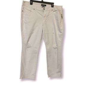 Silver Jean  Company women’s jeans, boyfriend cut distressed off-white, S 18/25